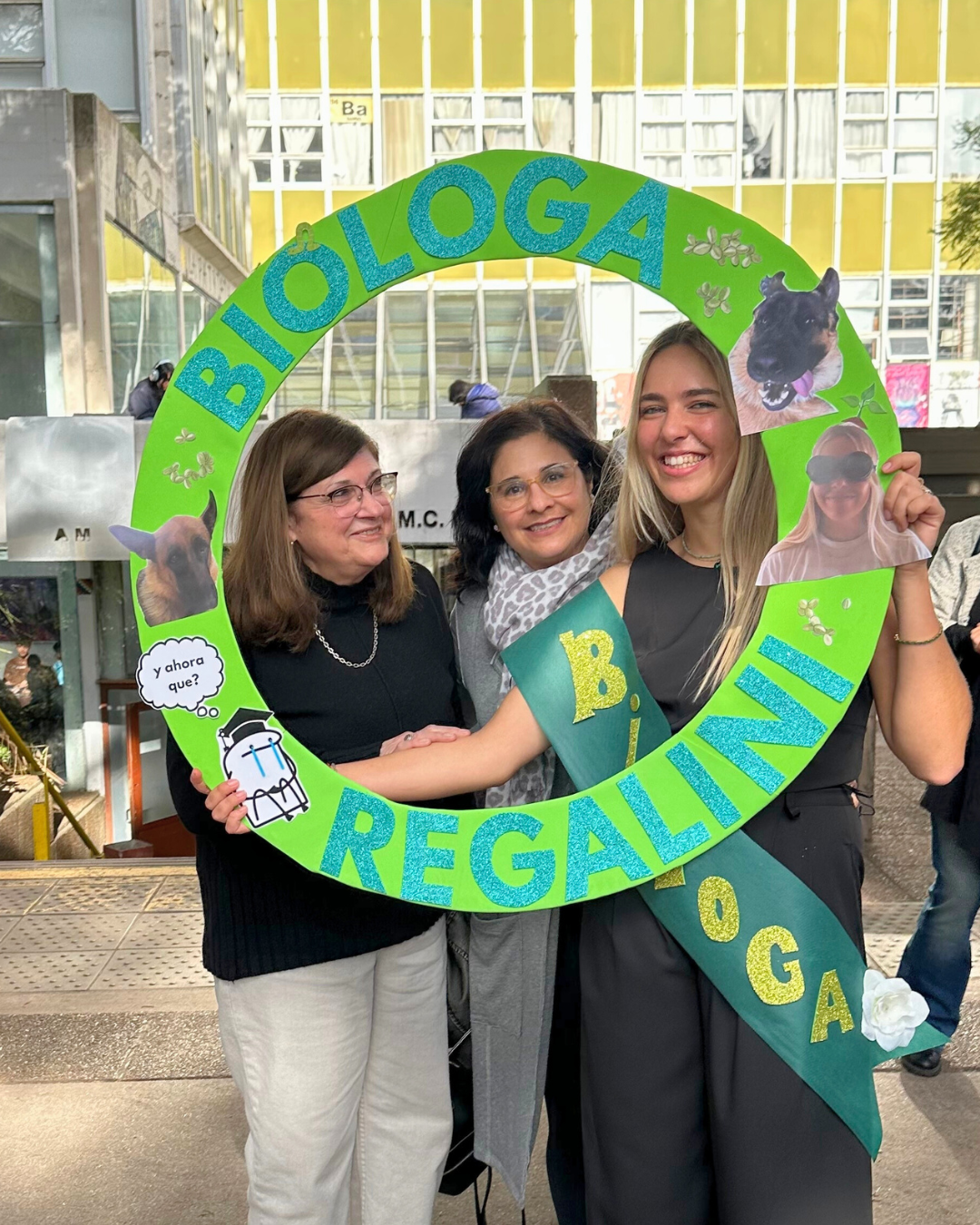 Felicitamos a la Licenciada en Ciencias Biológicas Sofía Regalini
por su exitosa defensa de la tesis de grado:
🌱 Interacciones planta - cianobacteria: efectos de compuestos liberados por cianobacterias en 𝘈𝘳𝘢𝘣𝘪𝘥𝘰𝘱𝘴𝘪𝘴 𝘵𝘩𝘢𝘭𝘪𝘢𝘯𝘢 y 𝘓𝘦𝘮𝘯𝘢 𝘴𝘱. Felicitamos a la Licenciada en Ciencias Biológicas Sofía Regalini por su exitosa defensa de la tesis de grado: 🌱 Interacciones planta - cianobacteria: efectos de compuestos liberados por cianobacterias en 𝘈𝘳𝘢𝘣𝘪𝘥𝘰𝘱𝘴𝘪𝘴 𝘵𝘩𝘢𝘭𝘪𝘢𝘯𝘢 y 𝘓𝘦𝘮𝘯𝘢 𝘴𝘱.